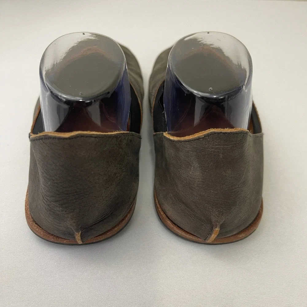 Cydwoq Cliff Dweller Runner Shoes‎ Mens Size 40 US 7 Gray Leather Slip On Flats